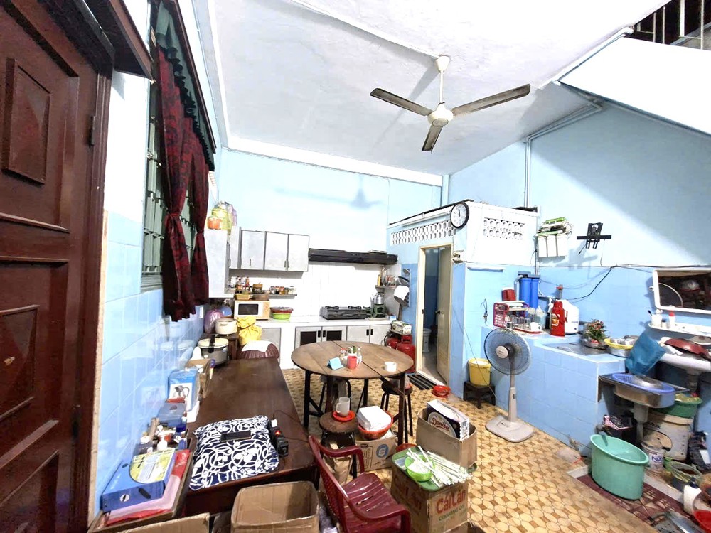NHÀ MẶT TIỀN CHỢ TÔ HIẾN THÀNH QUẬN 10 - 4.6 x 16.5 - chủ 1 đời- 3 Tầng 4 Phòng: 14 Tỷ. 0777826387