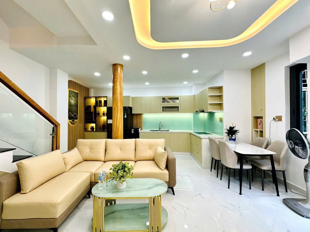 Bán nhà Lê Văn Sỹ, phường 2, Tân Bình, 7.3x6m, 4 tầng, 4pn, 5wc, 8.3 tỷ, TL