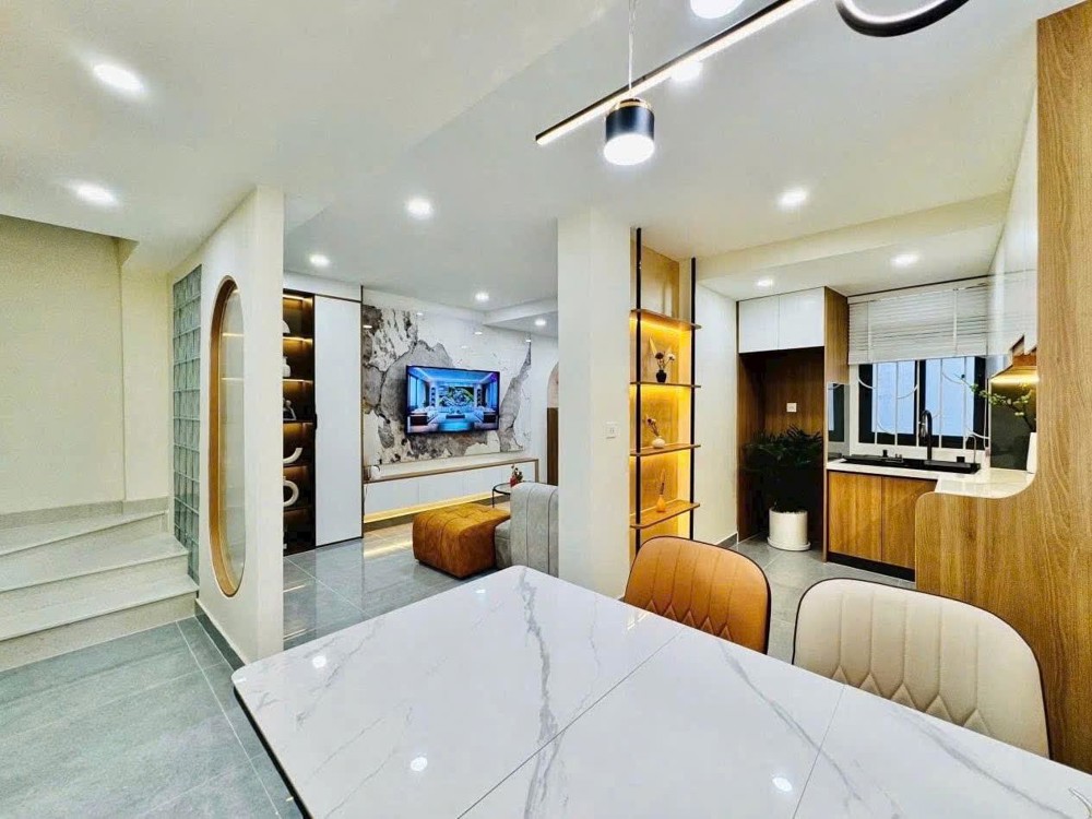 Bán nhà Xô Viết Nghệ Tĩnh, P.25, Bình Thạnh, 5.2x8.5m, 1 trệt, 1 lầu, 6.x tỷ, TL