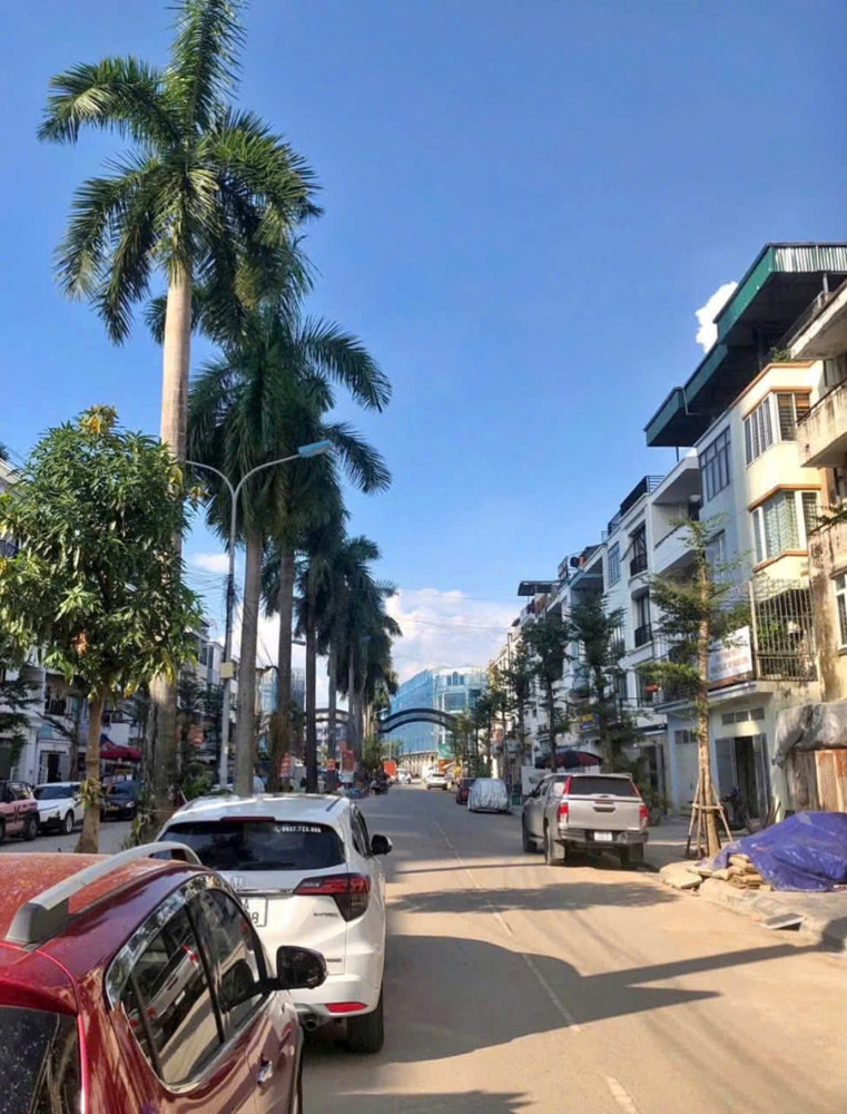 BÁN NHÀ LIỀN KỀ TÂN TÂY ĐÔ- MẶT TIỀN 5M - Ô TÔ TRÁNH- KINH DOANH-BÊN CẠNH ĐƯỜNG HOÀNG QUỐC