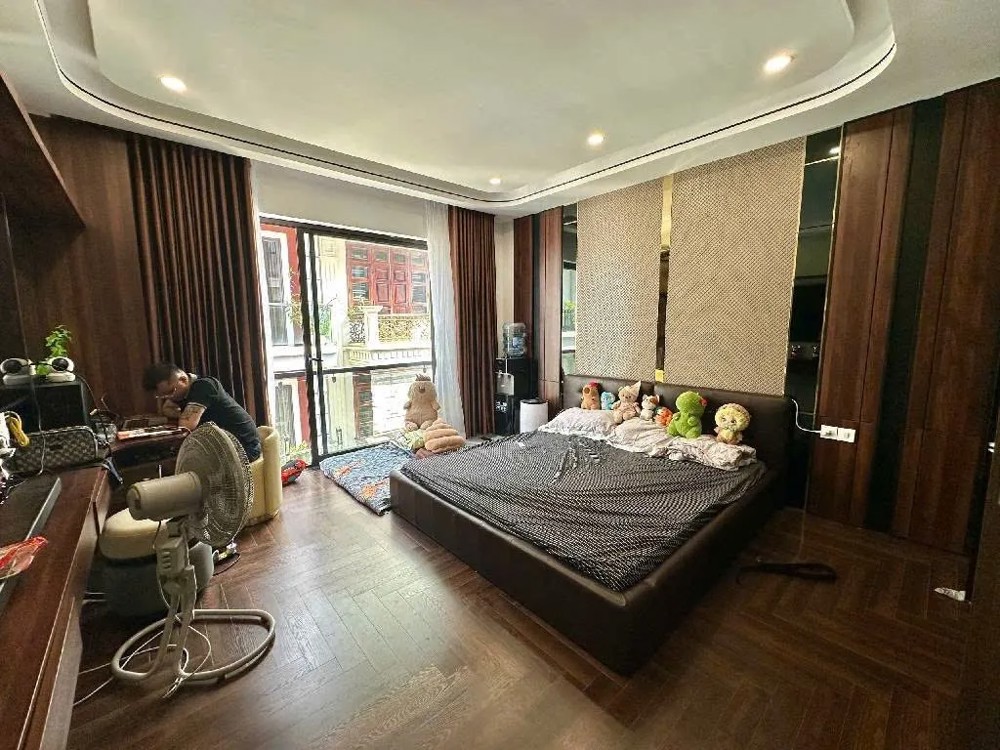 SIÊU PHẨM 6 TẦNG Phố Nguyễn Sơn 37/41M2, MẶT TIỀN  3.9M,14.8 tỷ Long Biên Hà Nội.Ô TÔ VÀO NHÀ