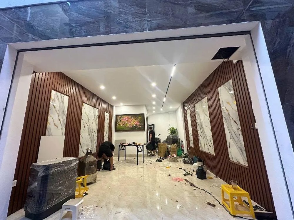 SIÊU PHẨM 6 TẦNG Phố Nguyễn Sơn 37/41M2, MẶT TIỀN  3.9M,14.8 tỷ Long Biên Hà Nội.Ô TÔ VÀO NHÀ