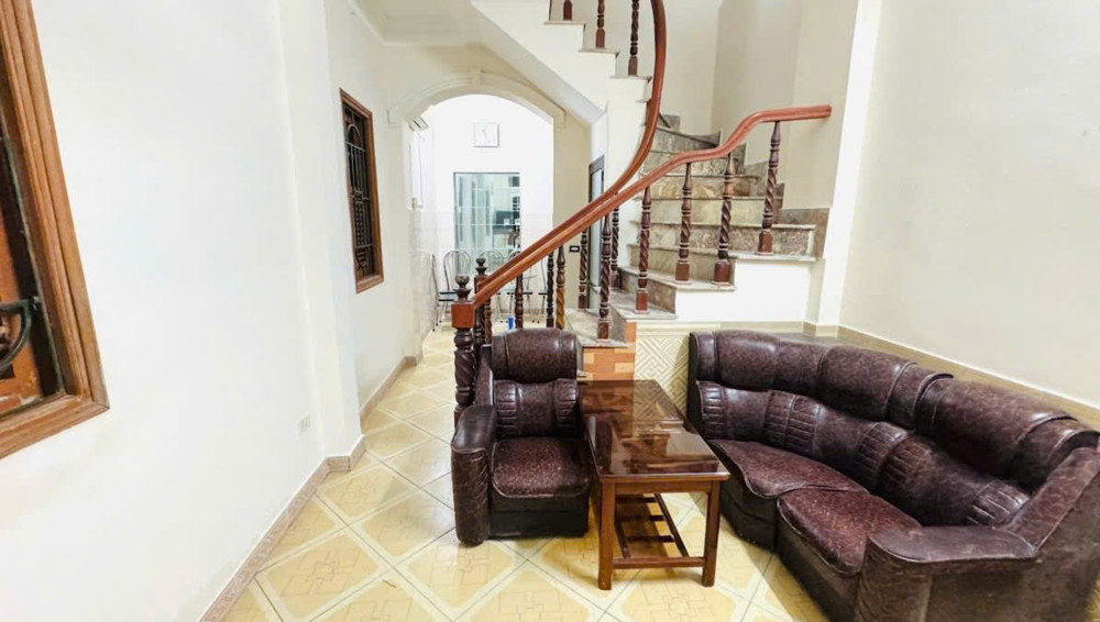 Bán nhà Vũ tông Phan 3,5 tỷ nhà 3 tầng - Lô góc 30m ra mặt phố