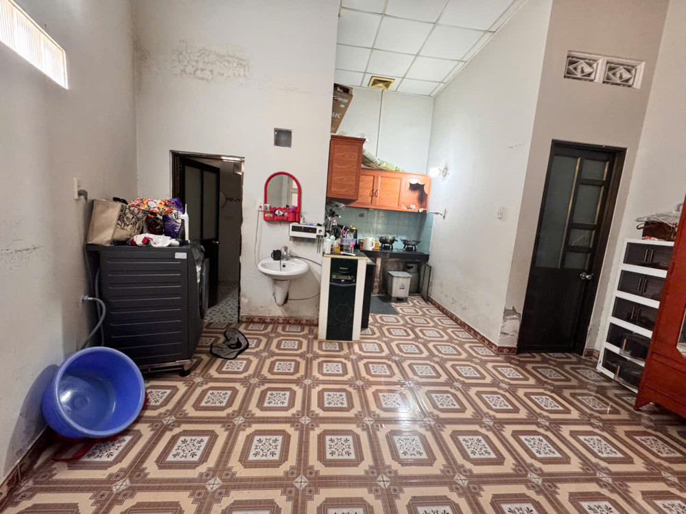 Bán nhà Đông Hòa 92m²,SHR đường 2 xe hơi,cách BigC Go Dĩ An 800m