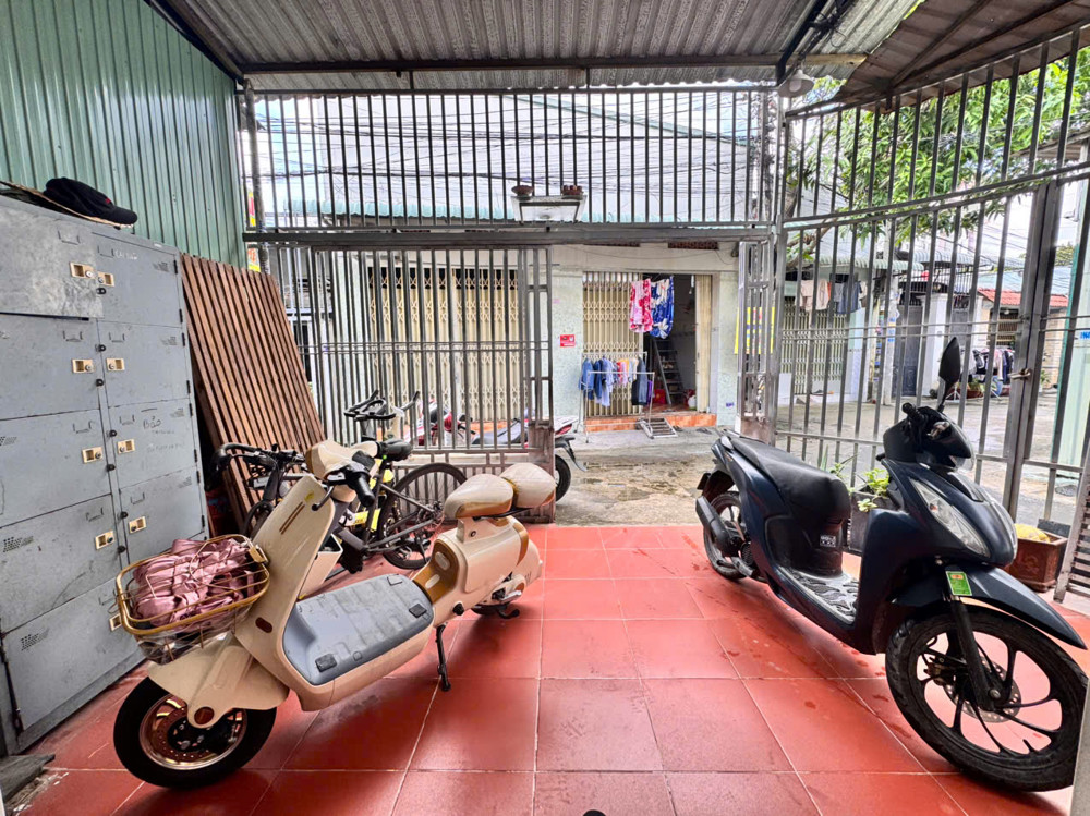 Bán nhà Đông Hòa 92m²,SHR đường 2 xe hơi,cách BigC Go Dĩ An 800m
