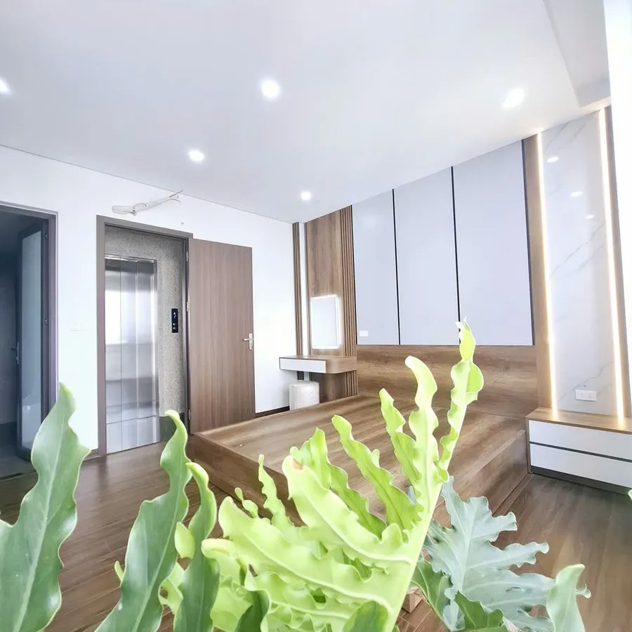 NHÀ MỚI Ô TÔ QUA Vũ Đình Tụng 30m2 X 6 Tầng X 7.95 Tỷ Long Biên Hà Nội