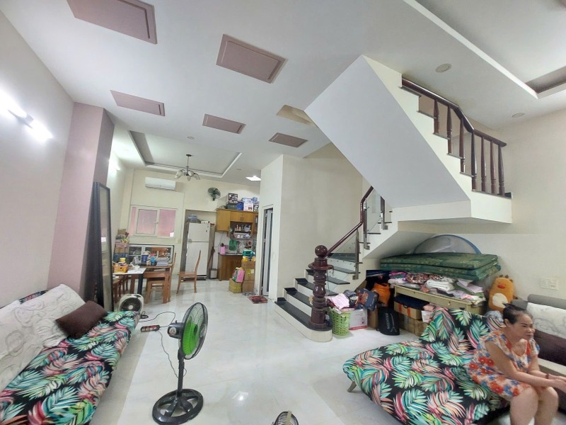 Bán nhà Quận 9, Tăng Nhơn Phú A, đường 339: 80m2, 3 tầng, 4PN, SH, 7.39 tỷ