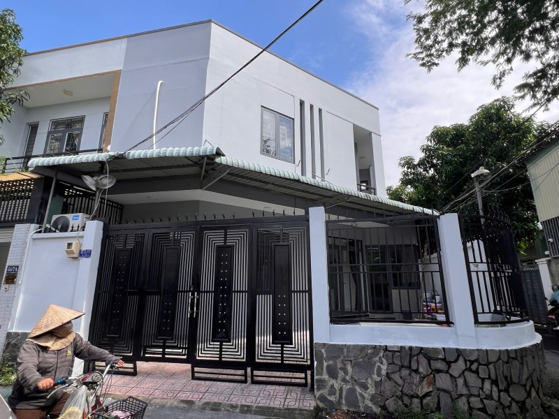 Bán nhà  đường Số 11, Q.9, Tăng Nhơn Phú B. DT 110m2, 2 tầng, 3PN. Sổ hồng, giá 7.35  tỷ