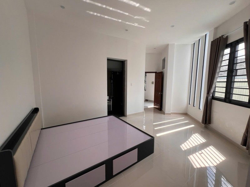 Bán nhà  đường Số 11, Q.9, Tăng Nhơn Phú B. DT 110m2, 2 tầng, 3PN. Sổ hồng, giá 7.35  tỷ