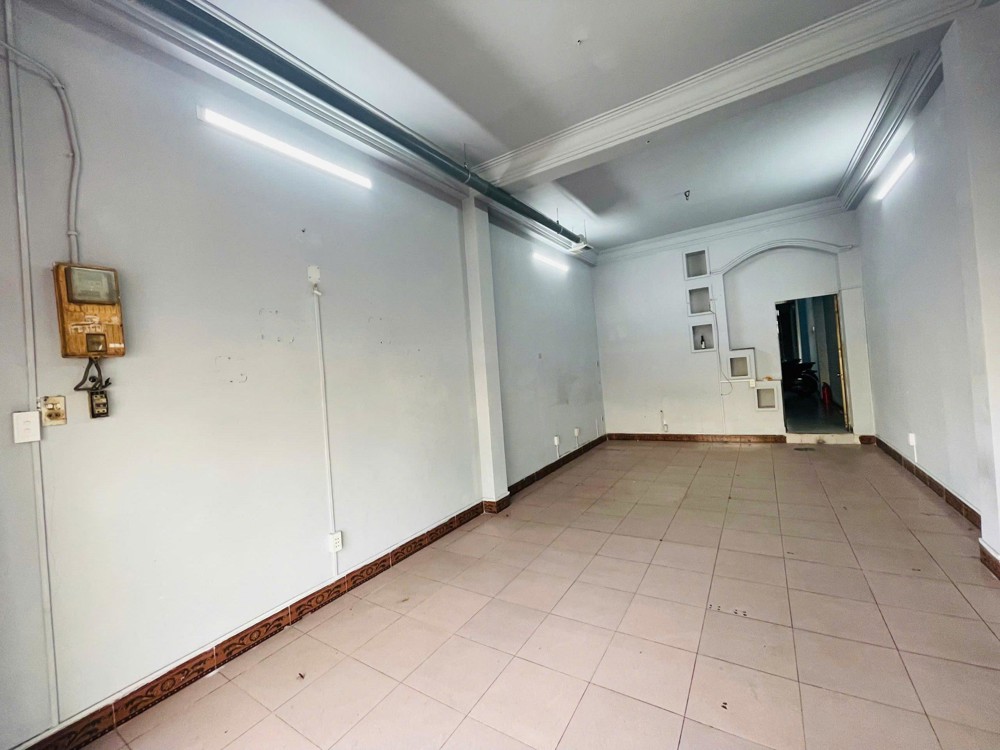 Cho thuê mặt tiền Đinh Bộ Lĩnh, P.26, Bình Thạnh,4x10m, riêng biệt, 12tr, TL