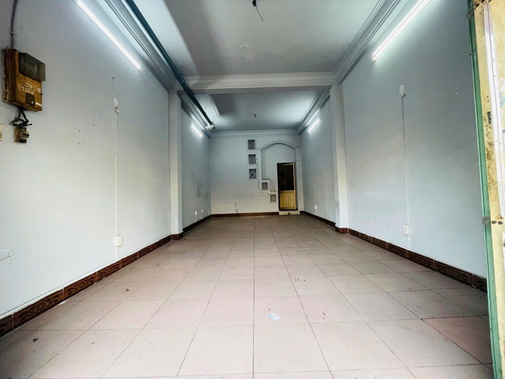 Cho thuê mặt tiền Đinh Bộ Lĩnh, P.26, Bình Thạnh,4x10m, riêng biệt, 12tr, TL