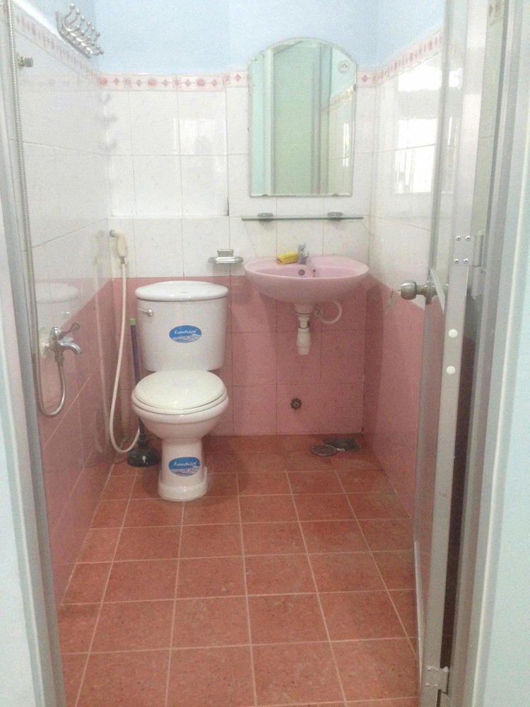 Cho thuê mặt tiền Đinh Bộ Lĩnh, P.26, Bình Thạnh,4x10m, riêng biệt, 12tr, TL