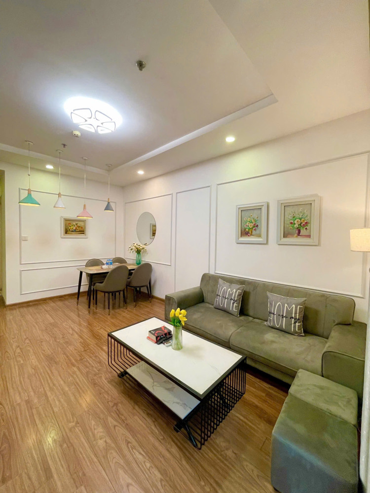 Chính chủ bán căn 2PN diện tích 76m2 ban công nam view thoáng đẹp nhà mới như ảnh giá bán 9 tỷ tai