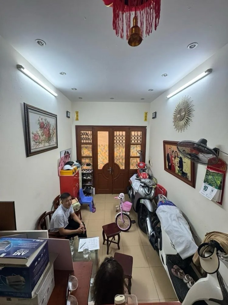 Bán Nhà Đội Cấn 30/33m2. 4 tầng. mặt tiền 3m. giá 10.5 tỷ Ba Đình Hà Nội