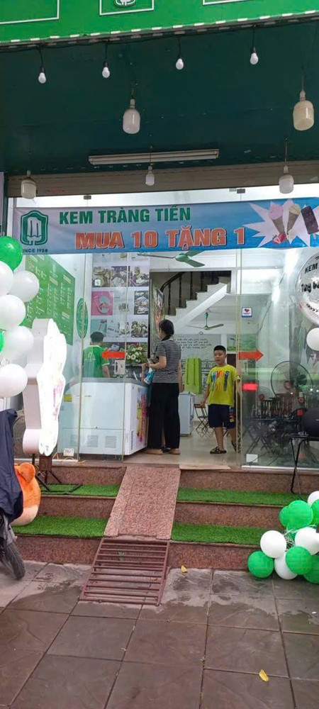 CHÍNH CHỦ SANG NHƯỢNG CỬA HÀNG KEM TRÀNG TIỀN – MẶT PHỐ TRUNG KÍNH, ĐÔNG KHÁCH ỔN ĐỊNH