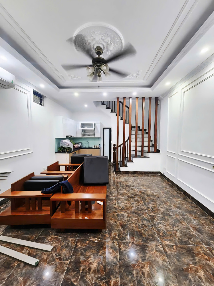 Bán nhà Cầu Giấy trung tâm quận, 30m² x 5 tầng, hơn 7 tỷ – gần Nguyễn Khang, Quan Hoa