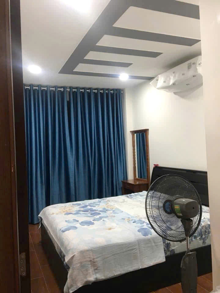 Nhà HXH Âu Dương Lân 2 lầu, sân thượng full nội thất