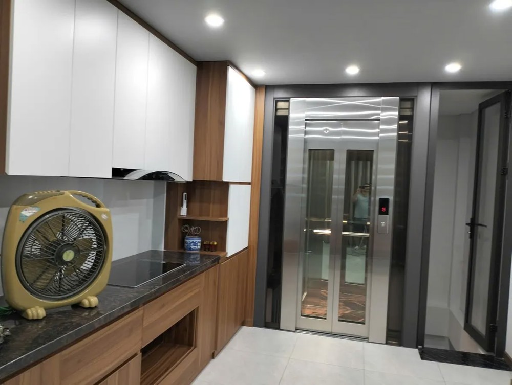 BÁN NHÀ LÔ GÓC – THANG MÁY – Ô TÔ TRÁNH – VIEW SÔNG HỒNG – NGỌC THỤY LONG BIÊN 30M2 5 Tầng X 7.9 tỷ