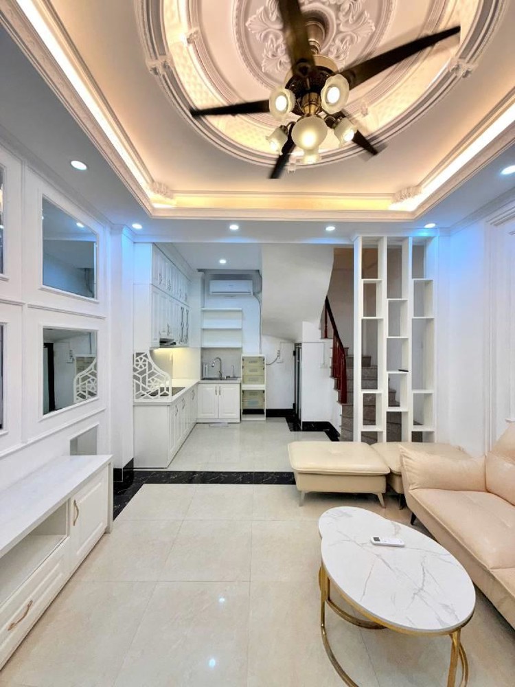 Bán nhà Thụy Phương 40m2, 5 tầng mới đẹp, ô tô đỗ cửa, giá chỉ 6.5 tỷ