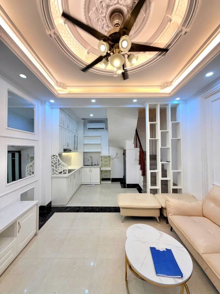 Bán nhà Thụy Phương 40m2, 5 tầng mới đẹp, ô tô đỗ cửa, giá chỉ 6.5 tỷ