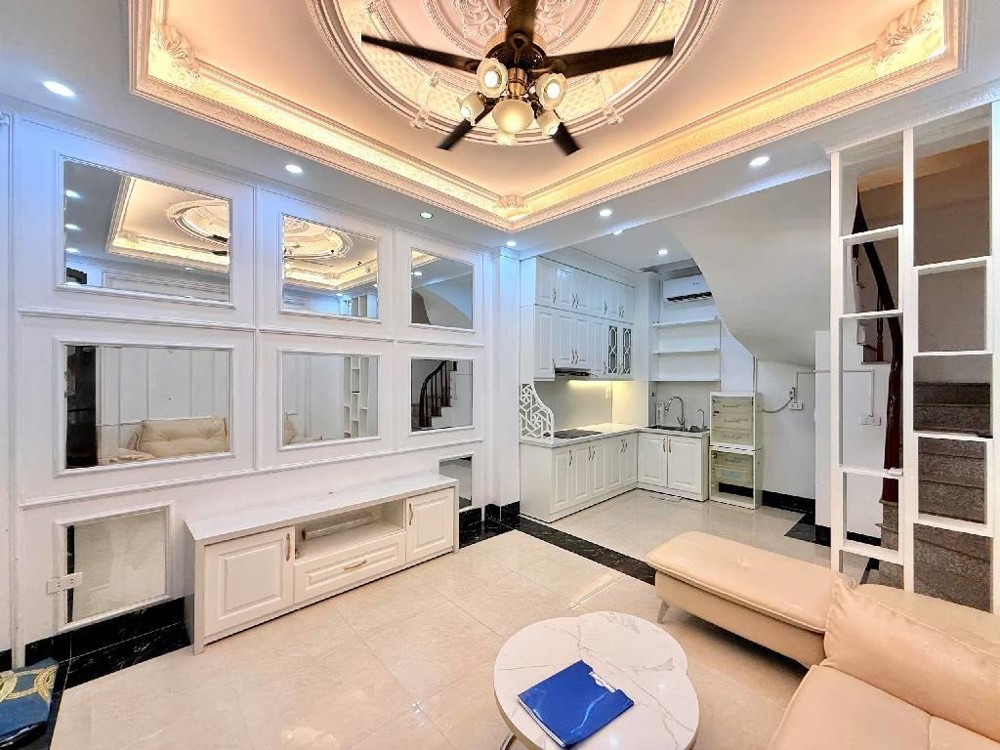 Bán nhà Thụy Phương 40m2, 5 tầng mới đẹp, ô tô đỗ cửa, giá chỉ 6.5 tỷ