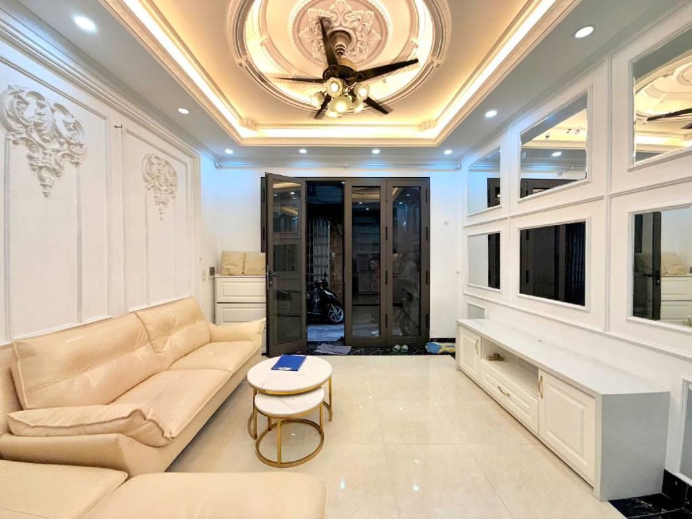 Bán nhà Thụy Phương 40m2, 5 tầng mới đẹp, ô tô đỗ cửa, giá chỉ 6.5 tỷ