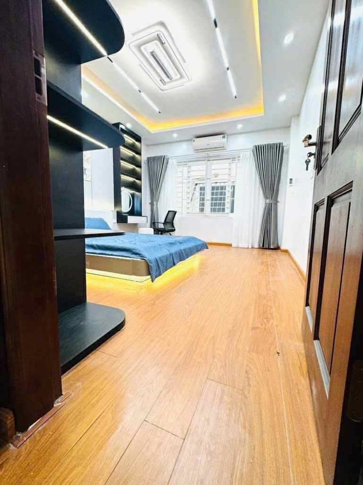 Bán nhà Đông Ngạc 42m2, 5 tầng đẹp, ngõ rộng ô tô tránh, giá 6.8 tỷ