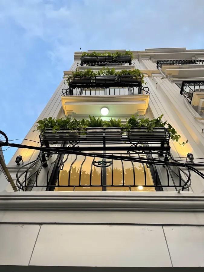 BÁN NHÀ RIÊNG Bát Khối 37M2 X 5 TẦNG MẶT TIỀN 3.8M,7.5 tỷ Long Biên Hà Nội