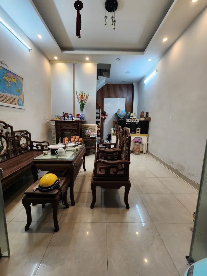 Bán Nhà Tây Sơn 25m2. 5 tầng. mặt tiền 4.1m. giá 7.98 Tỷ Đống Đa Hà Nội