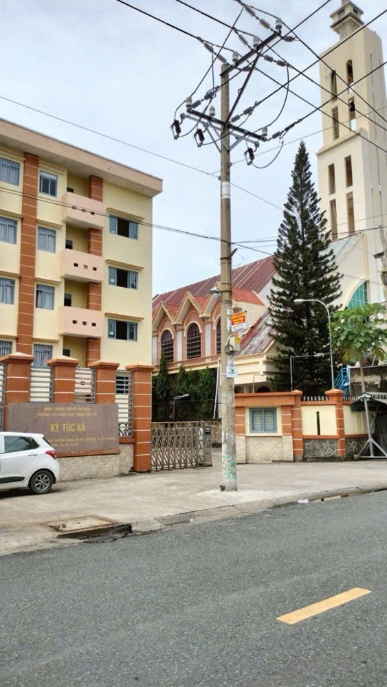 Bán nhà 1 trệt 1 lầu Hà Thị Khéo đối diện Cao đẵng GTVT, Khu dân cư đông LH 0382202524