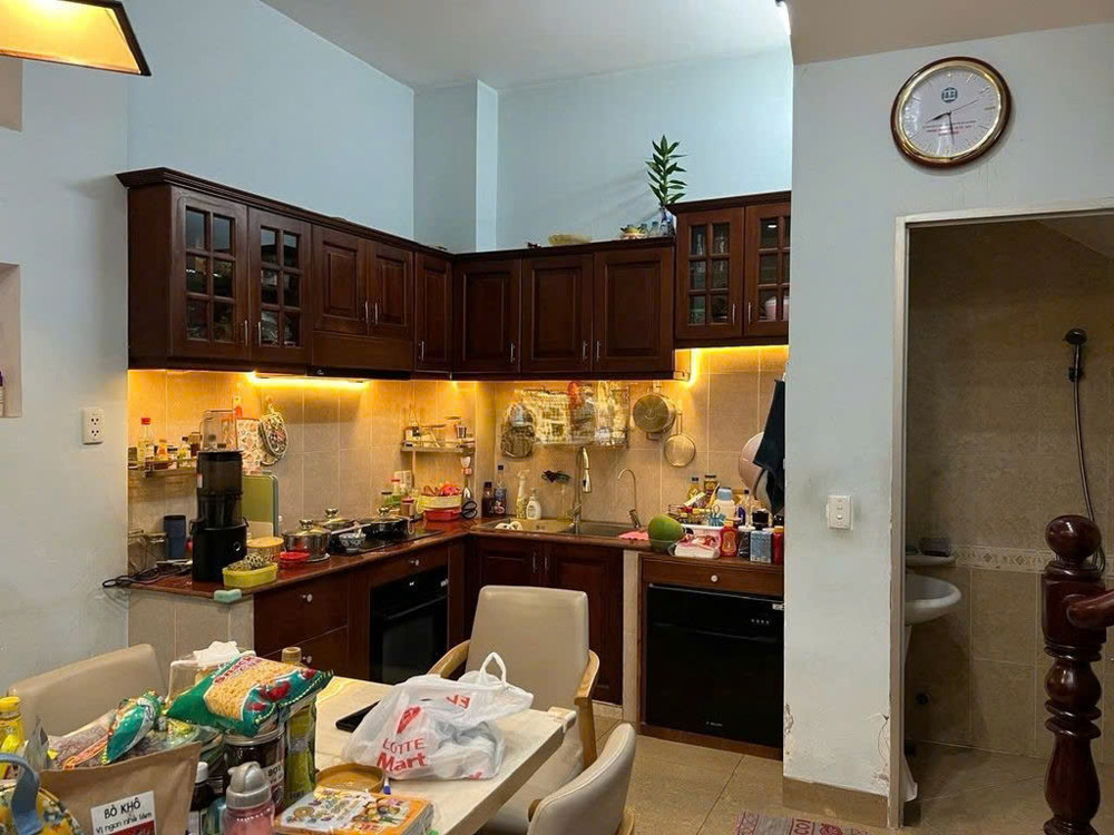 CHO THUÊ NHÀ ĐẸP FULL NỘI THẤT CAO CẤP-CỘNG HOÀ-2 TẦNG-3PN-CHỈ 15TR