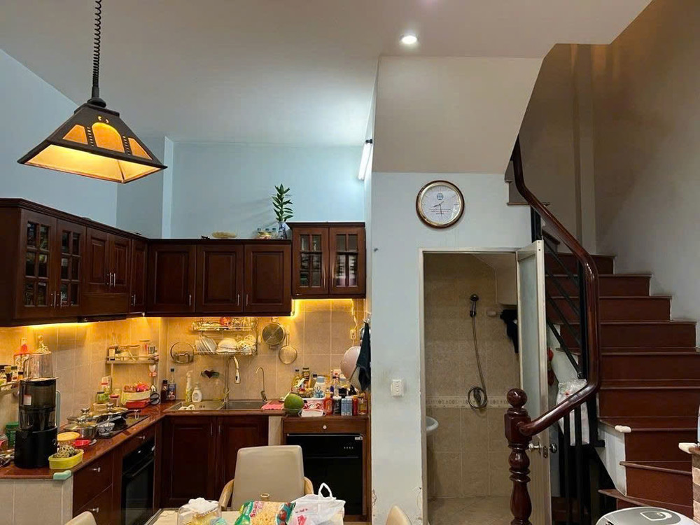 CHO THUÊ NHÀ ĐẸP FULL NỘI THẤT CAO CẤP-CỘNG HOÀ-2 TẦNG-3PN-CHỈ 15TR