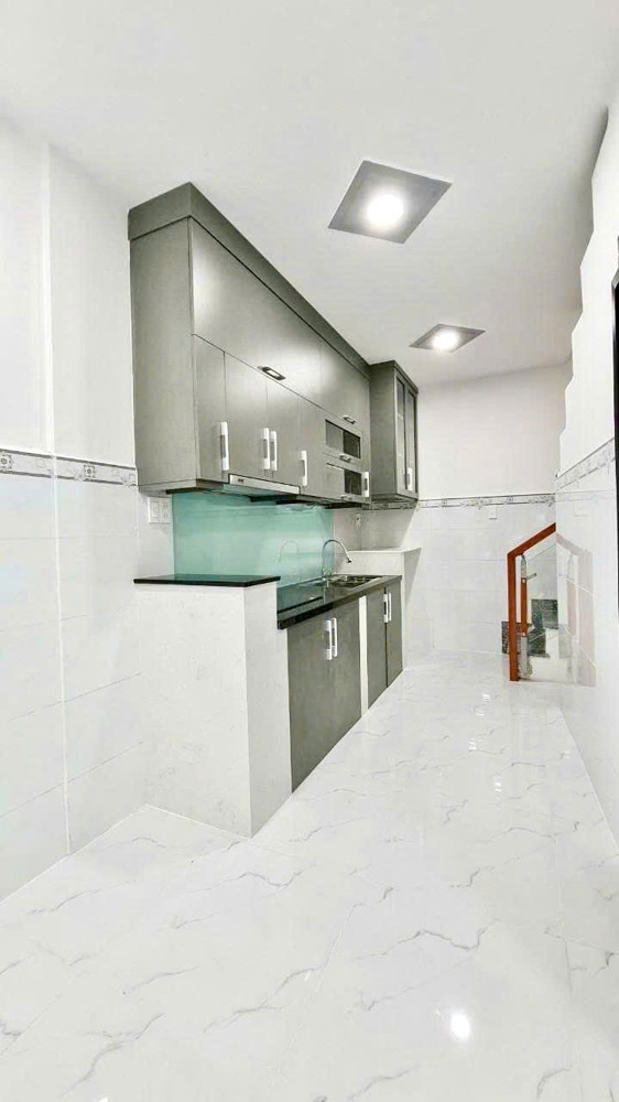 4 TỶ 350- BÁN NHÀ CMT8 QUẬN 10 – XE HƠI TỚI TẬN CỬA - DÒNG TIỀN HƠN 200 TRIỆU.VŨ 0933910039
