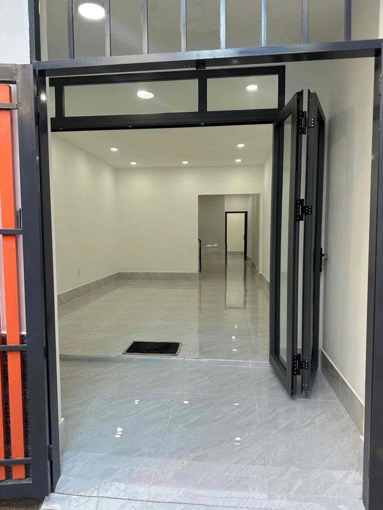 16 TRIỆU: NHÀ NGUYÊN CĂN 3 TẦNG TÂN BÌNH- LÝ THƯỜNG KIỆT- 4m X 17m– 4 PHÒNG NGỦ MỚI. VŨ 0933910039