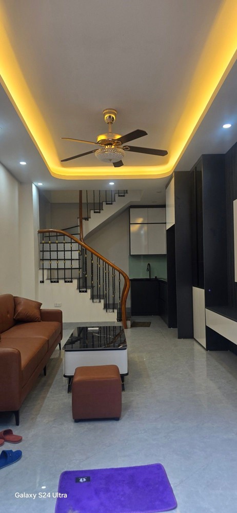 Bán Nhà Khương Thượng 32m2. 5 tầng. mặt tiền 3.4m. giá 8.5 Tỷ Đống Đa Hà Nội
