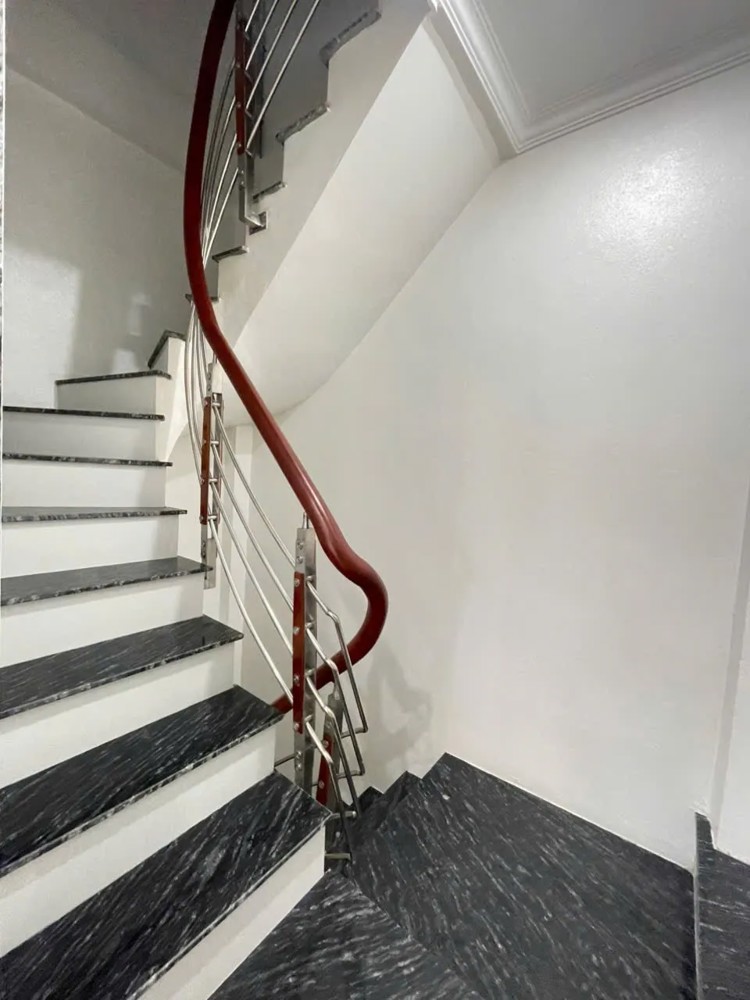 Bán Nhà Tây Kết 30/46m2. 6 tầng. mặt tiền 3m. giá 13.6 tỷ Hai Bà Trưng Hà Nội