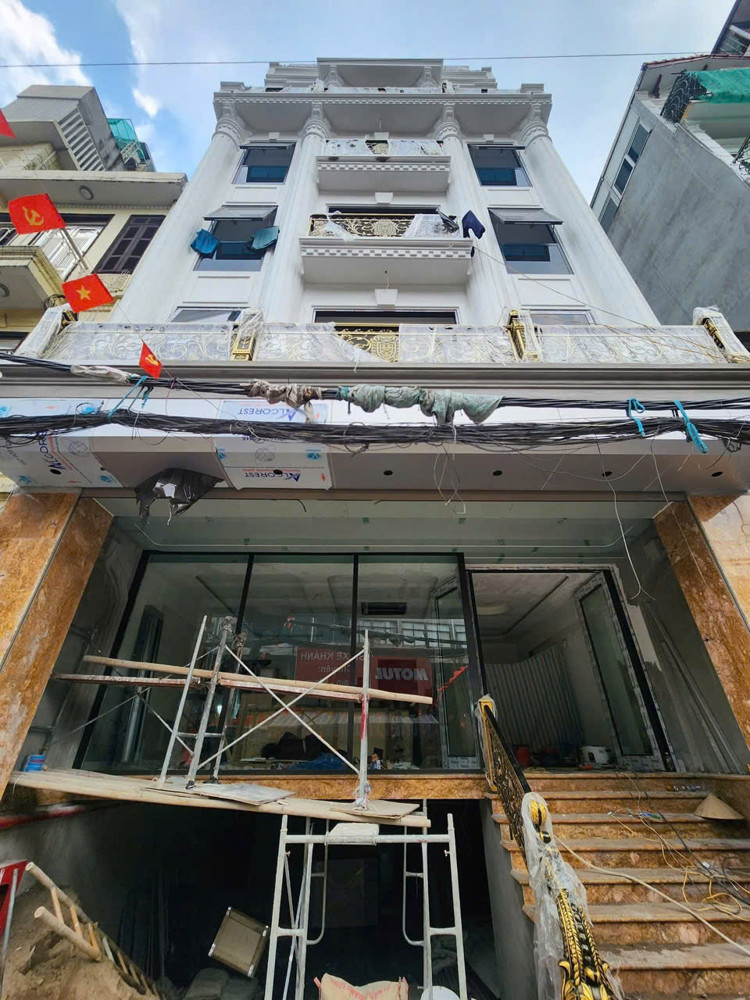 Bán nhà mặt phố Hoàng Văn Thá chỉ hơn 300tr/mi vỉa hè rộng kinh doanh sầm uất - Lô góc 83m 32 tỷ