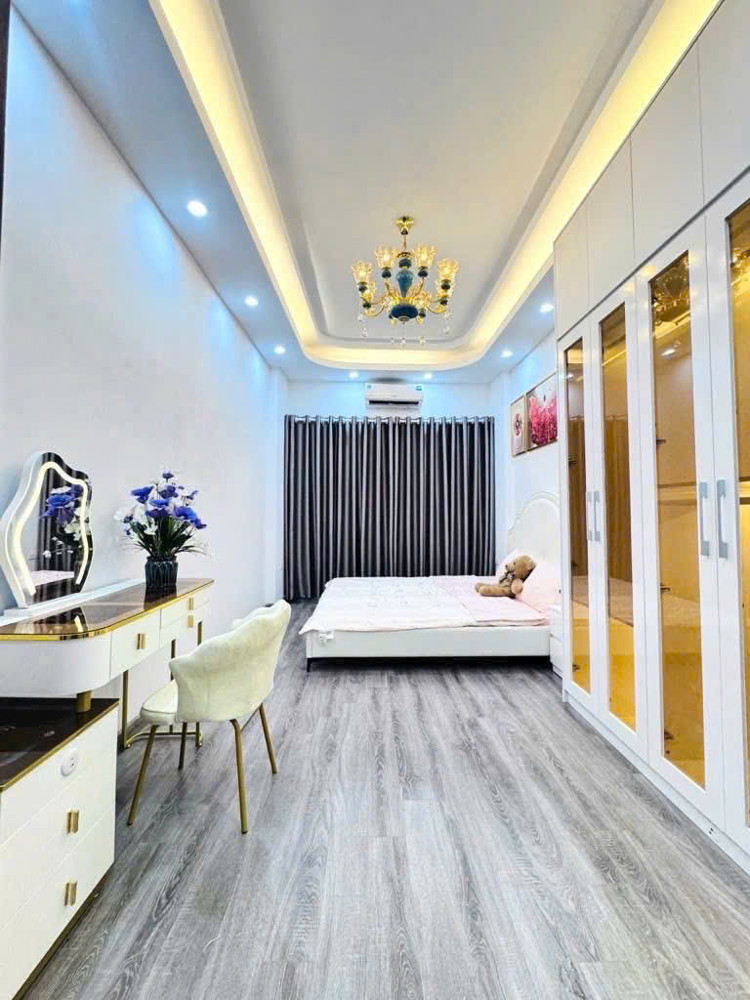 BÁN NHÀ ĐẸP THƯỢNG THANH LONG BIÊN,MỚI TINH-FULL NỘI THẤT-35M NHỈNH 6 TỶ(TL)