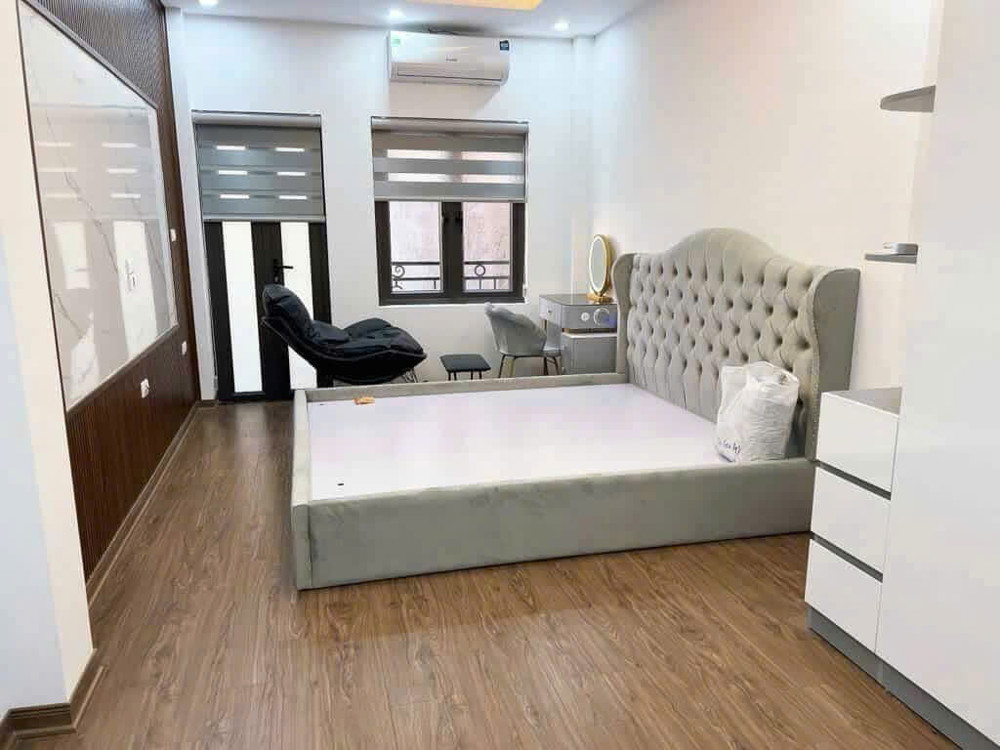 BÁN NHÀ ĐẸP NAM ĐUỐNG LONG BIÊN- MỚI TINH-NGÕ RỘNG-35M NHỈNH 6 TỶ(TL)