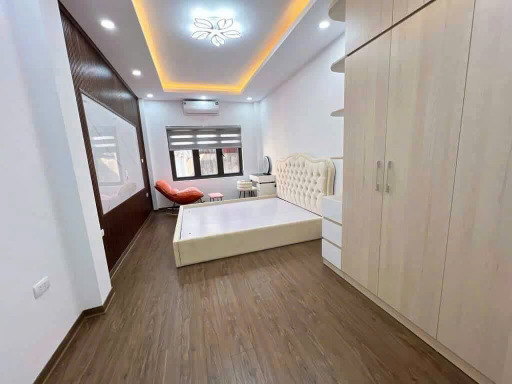 BÁN NHÀ ĐẸP NAM ĐUỐNG LONG BIÊN- MỚI TINH-NGÕ RỘNG-35M NHỈNH 6 TỶ(TL)
