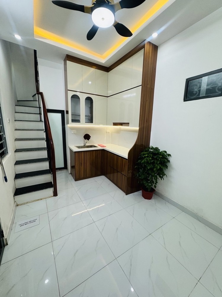 ĐỘI CẤN DT 20M x6 TẦNG 4,980 TỶ NHÀ MỚI,20M RA PHỐ,NGÕ THÔNG