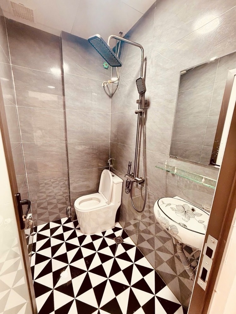ĐỘI CẤN DT 20M x6 TẦNG 4,980 TỶ NHÀ MỚI,20M RA PHỐ,NGÕ THÔNG