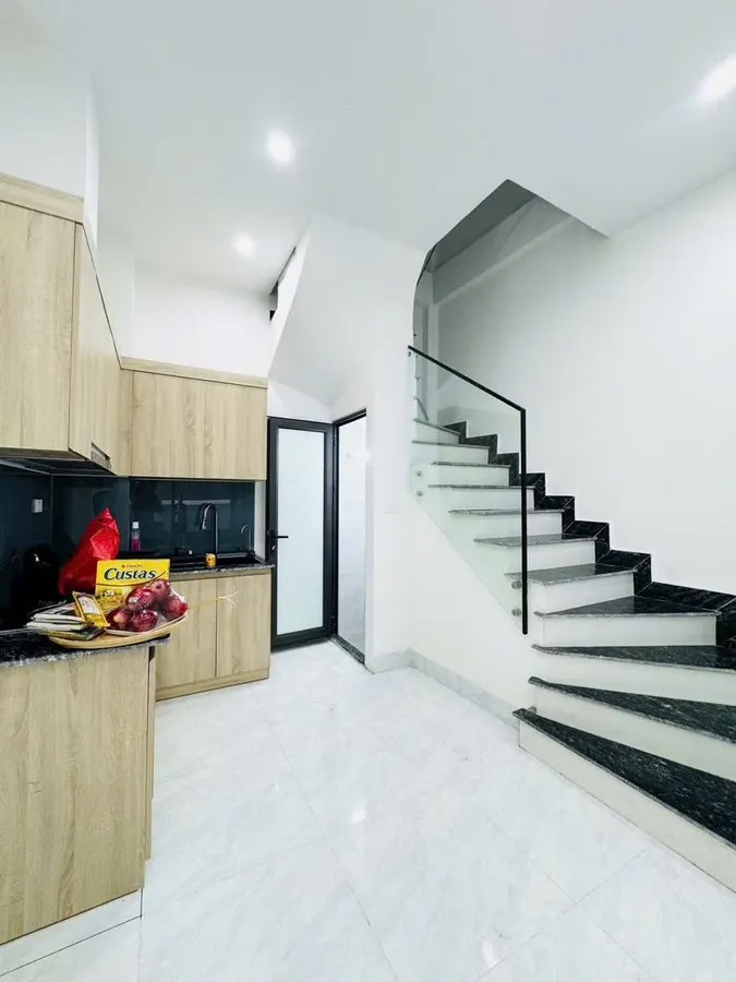 NHÀ MƯỚI- ĐẸP NGÕ NÔNG 10M RA Ô TÔ CHÁNH -ĐỖ Phố Ngọc Thụy 30m2 X 5 Tầng 7.98 tỷ Long Biên Hà Nội