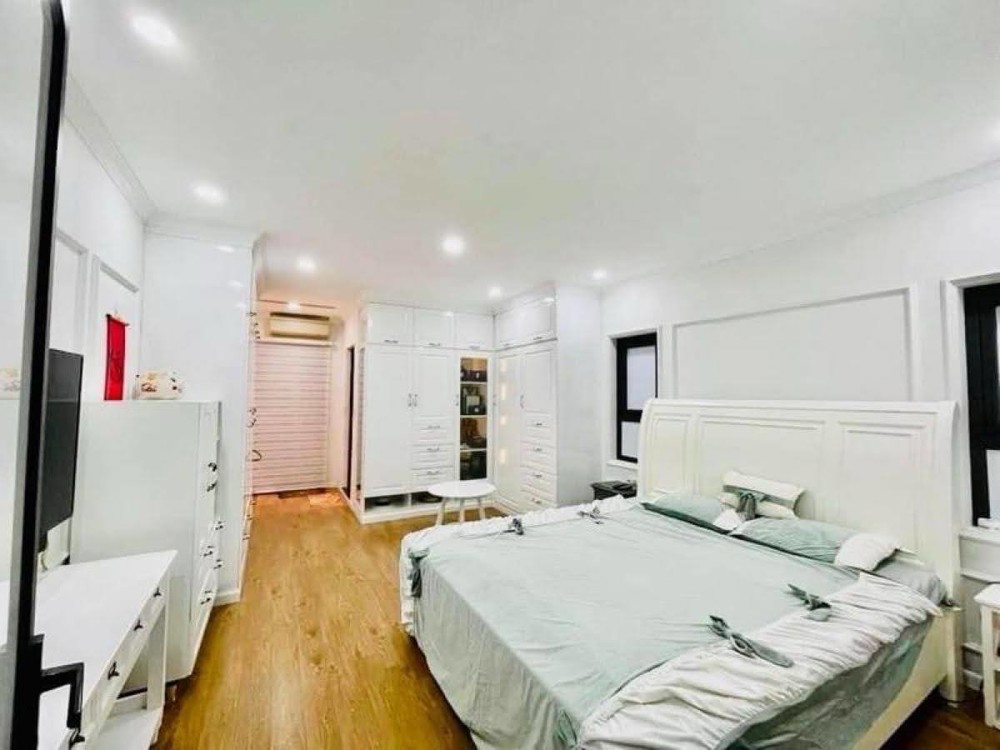 Nhỉnh 25 tỷ. Phân lô 88m*5 tầng phố Hoàng Đạo Thành; ngõ thông ô tô đỗ cửa