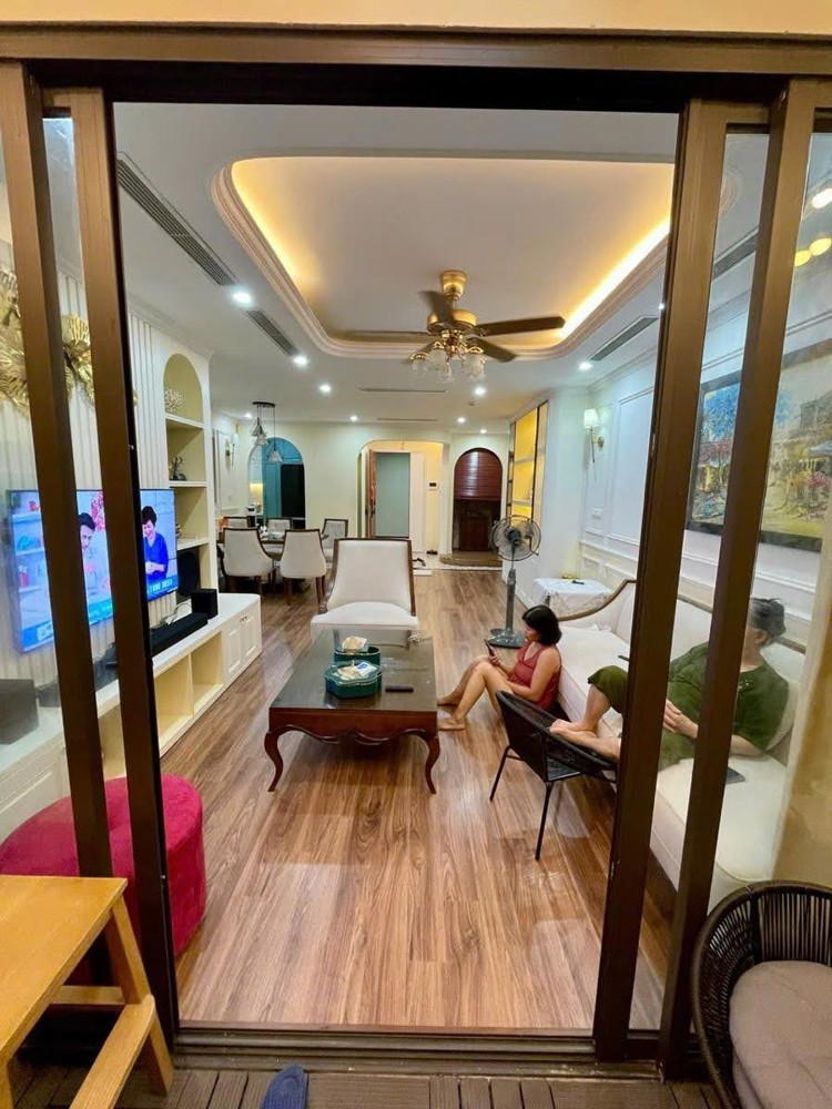 12,7 tỷ. CHCC Riverside Garden Vũ Tông Phan, Lô góc 126m, 3 ngủ, 2WC, 2 ban công, Full nội thất cao