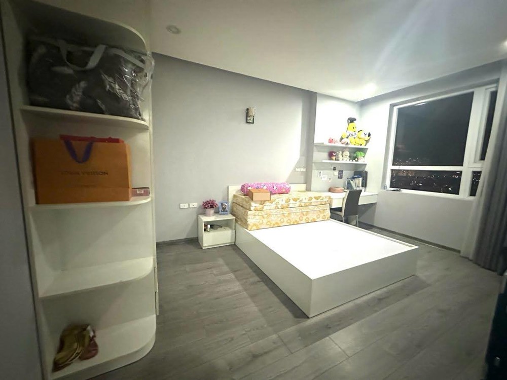 12,7 tỷ. CHCC Riverside Garden Vũ Tông Phan, Lô góc 126m, 3 ngủ, 2WC, 2 ban công, Full nội thất cao