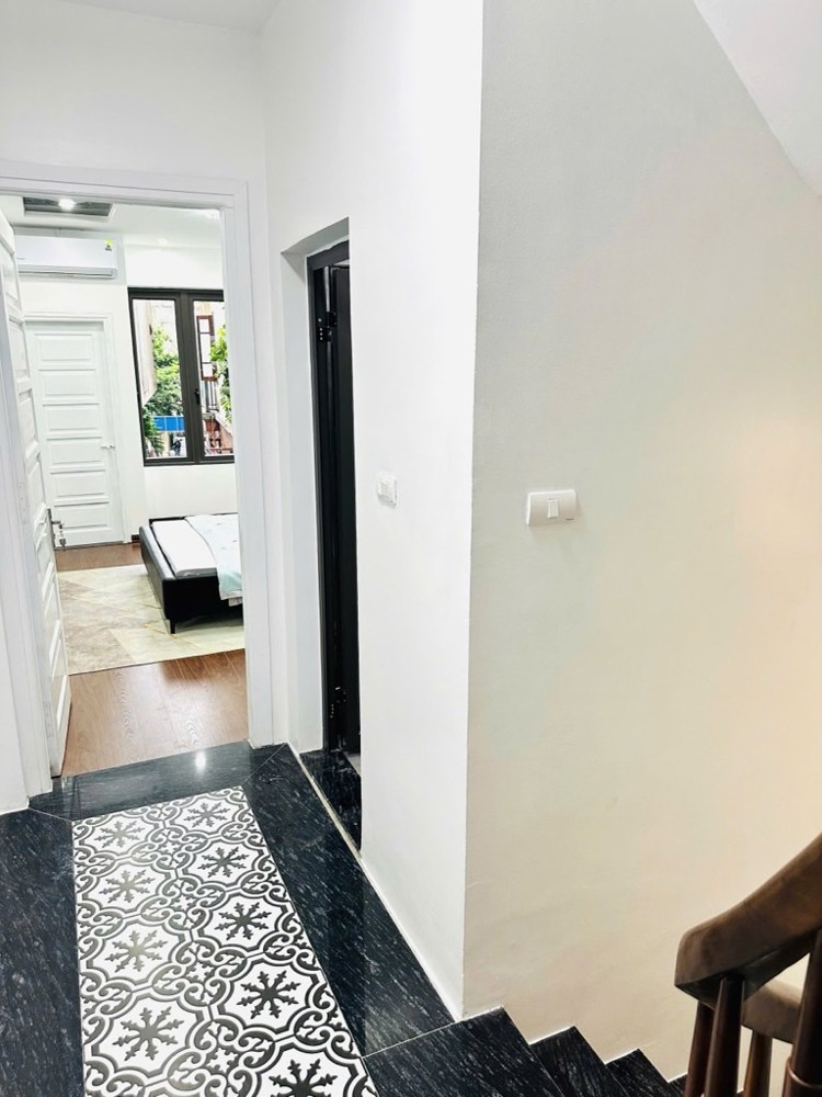 NHÀ ĐẸP CHỦ XÂY TÂM HUYẾT -5 TẦNG ĐỦ CÔNG NĂNG-GẦN HỒ TÂY-TẦM TIỀN CỰC HIẾM _32M2 – 8,25 TỶ