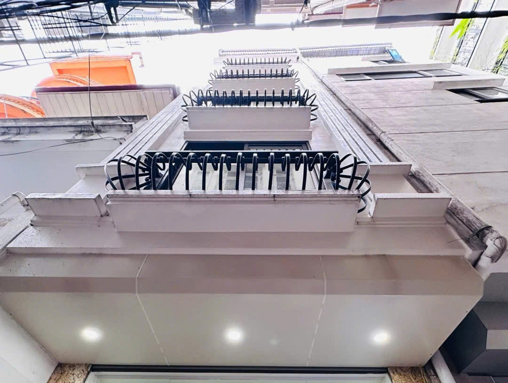 BÁN NHÀ CẦU GIẤY – 6 TẦNG THANG MÁY, PHÂN LÔ Ô TÔ, 2 MẶT NGÕ KD SẦM UẤT – 15,5 TỶ