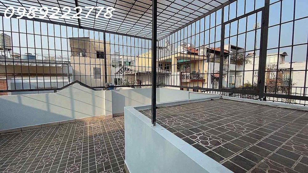 BÁN NHÀ ĐẶNG VĂN NGỮ- P10- XE HƠI NGỦ TRONG NHÀ - NGANG KHỦNG HƠN 5M - 1 XẸC THẲNG TẮP - CÁCH MẶT