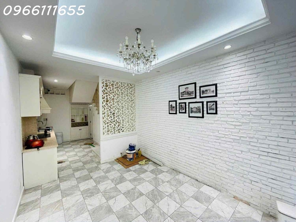 BÁN NHÀ CỐNG QUỲNH- P.NGUYỄN CƯ TRINH - SÁT MẶT TIỀN- 5 TẦNG - 3 PHÒNG  NGỦ- NỞ HẬU ĐẸP FULL NỘI